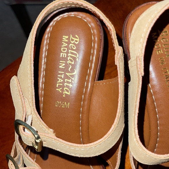 Bella Vita Suede Wedge Sandal NWT - Picture 7 of 10